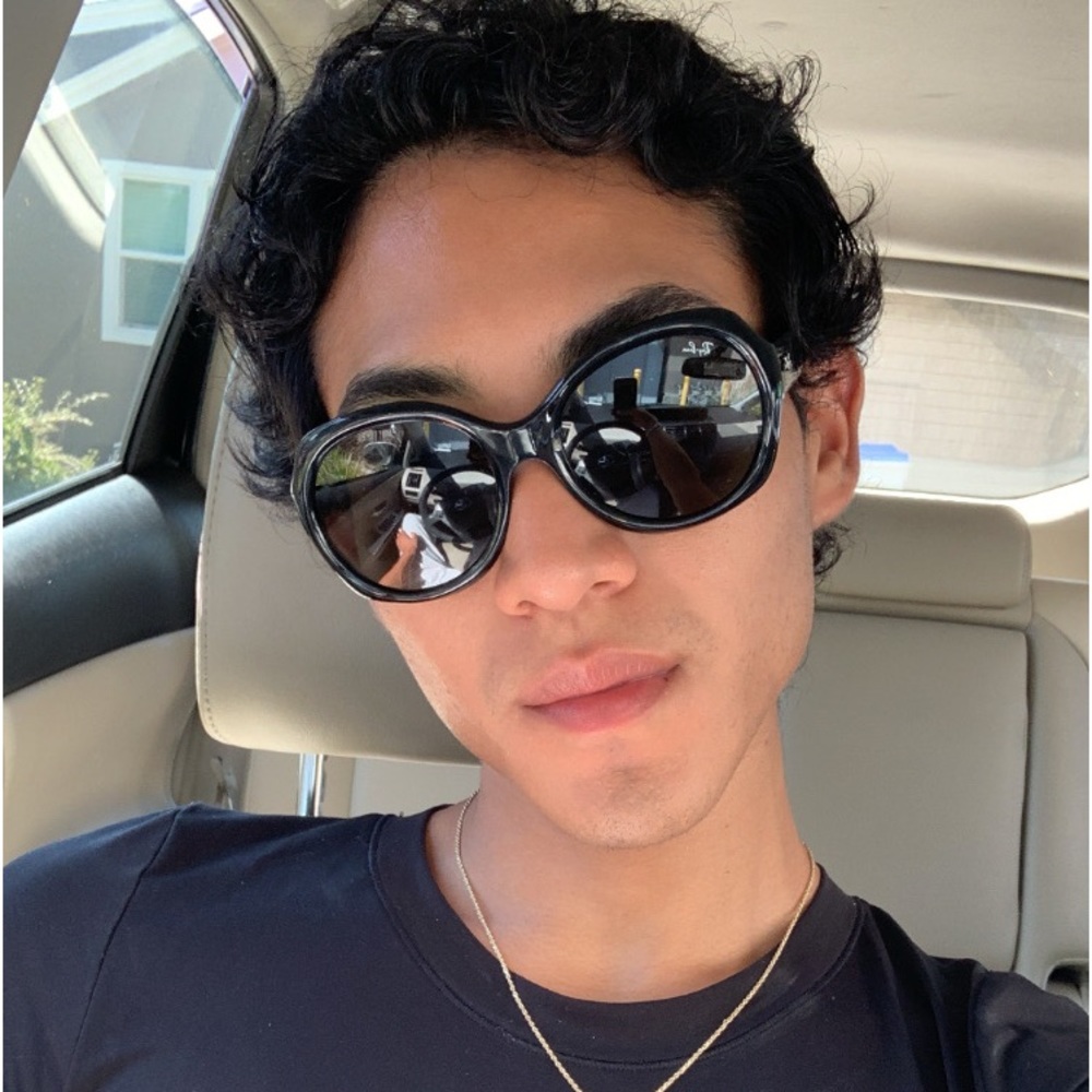 Meet your Posher, Julio